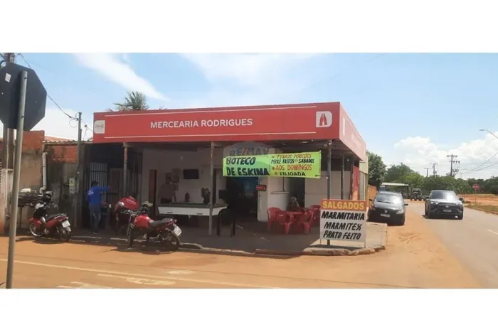 Ponto Comercial/residencia Versátil em Rondonópolis à Venda