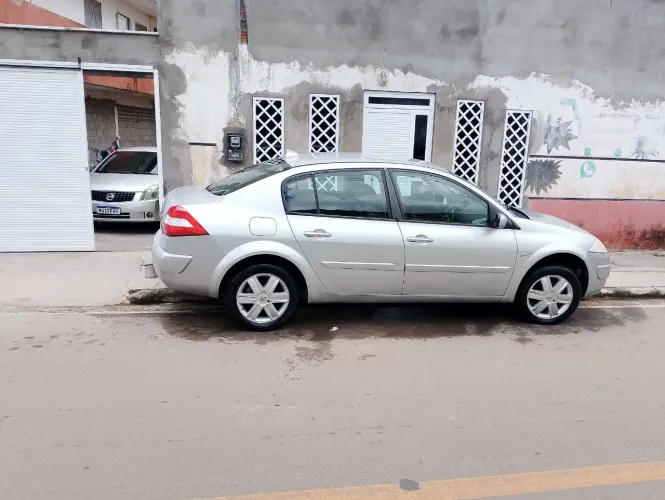 Renault Megane Sedan Dynamique Hi-flex 1.6 16V 2007