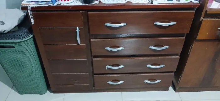 Vendo cômoda