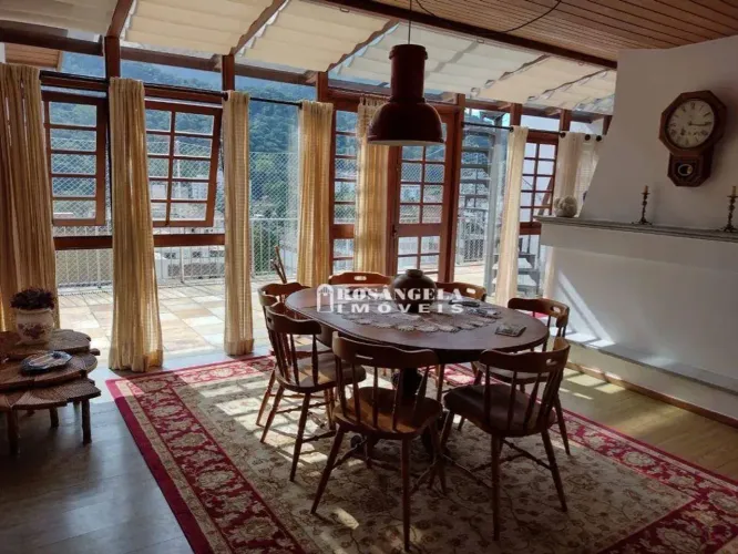 Cobertura com 3 dormitórios para alugar, 128 m² por R$ 7.389,00/mês - Alto - Teresópolis/R