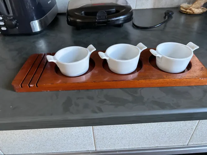 Tábua de servir molhos