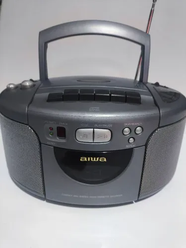Bombox som portátil AIWA CSD-ES100 funcionando