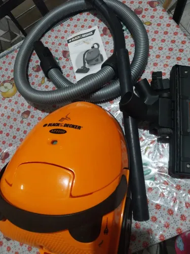 Vendo um aspirador de pó Black Decker novo. R$ 120,00. Não entrego