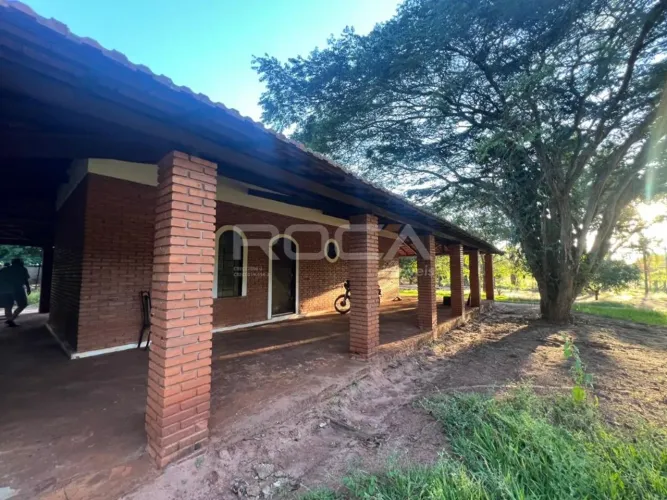 Chácara à Venda em São Carlos - Vale Santa Felicidade com casa sede e de caseiro e Área Ve