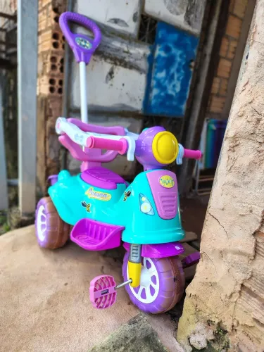 Vendo triciclo da marca Maral