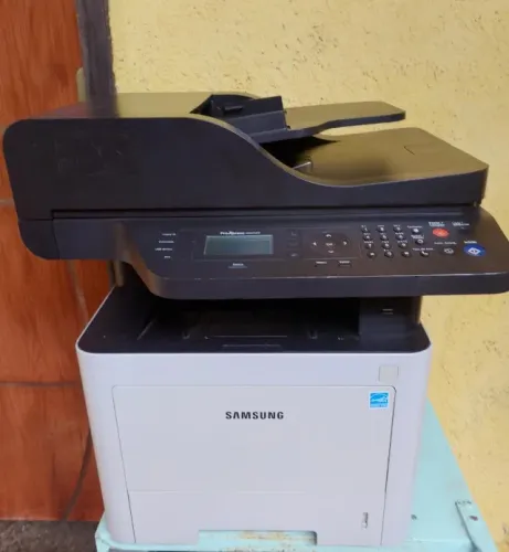 Oportunidade, impressora extremamente nova, sem marcas.
