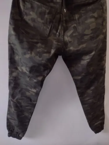Calça comprida camuflada GG