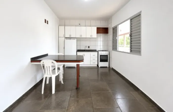Aluguel anual apto 1 Quarto Mobiliado Lagoa da Conceição | Ar cond. | Sacada