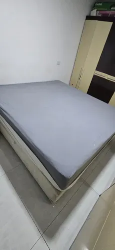 Cama king size/ semi nova