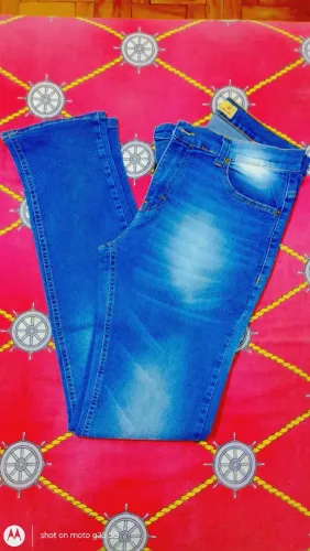 Calça jeans, marca Marc Alain, tamanho 40, novo.