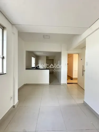 Apartamento para locação com 3 quartos, varanda e uma vaga coberta, Candelária, Belo Horiz