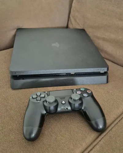 Sony PlayStation 4 Slim 500GB Usado