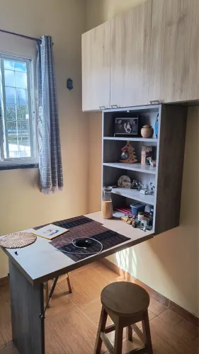 Mesa com Armário - Retrátil