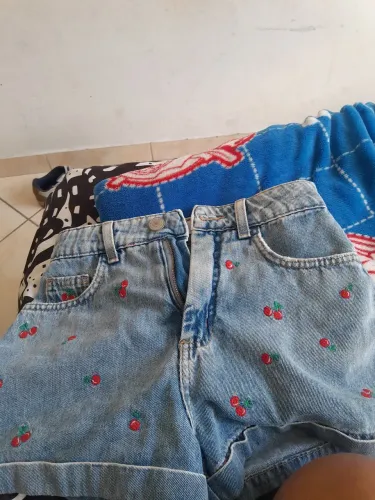 Short Jeans de cereja