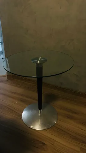 Mesa lateral/redonda de vidro com base em inox - moderna e elegante