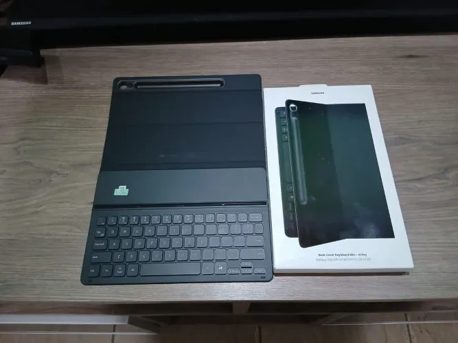 Capa com teclado Original Slim para Tablet Samsung S9, S9 fe, S10 lite e S10 fe