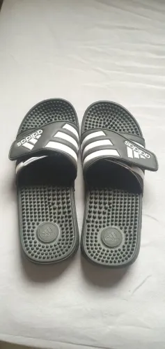 chinelo modelo slide adidas