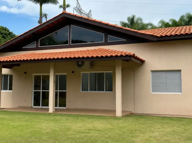 Casa para venda com 156 metros quadrados com 3 quartos