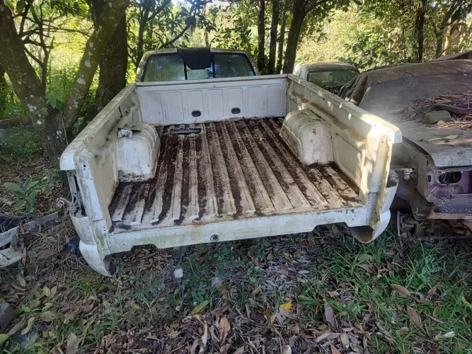 Vendo caçamba S10