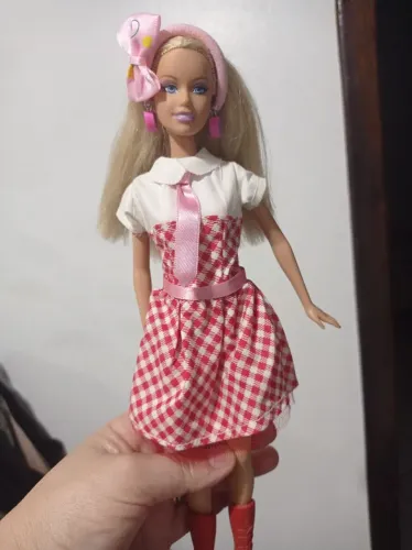 Barbie 2005, customizada