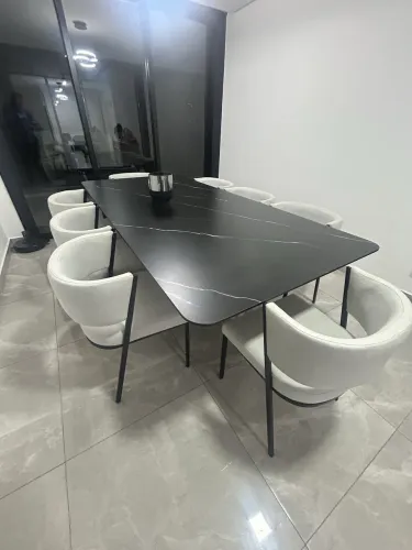 Mesa de jantar com 8 poltronas
