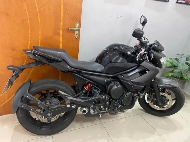 Vendo Xj6N 2014/2015 Novíssima!!