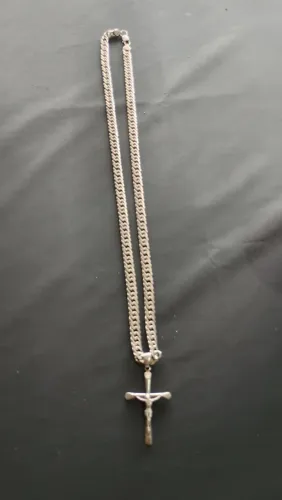Vendo corrente de prata