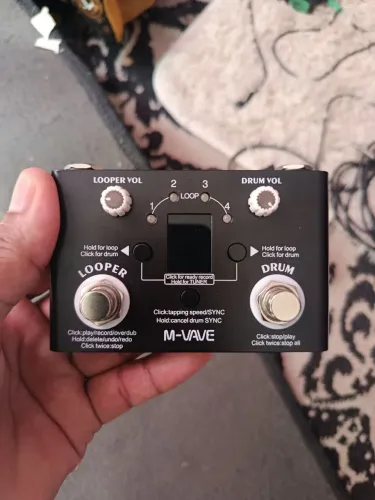 Pedal loop , bateria eletrônica e afinador