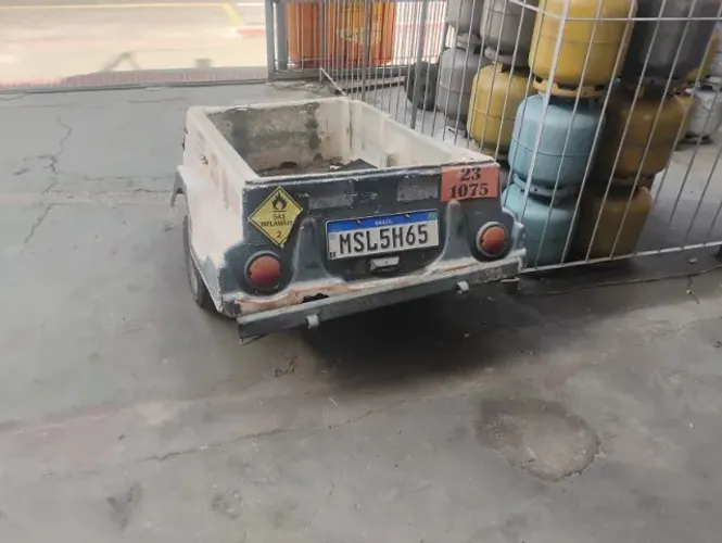 Reboque de fibra para motos