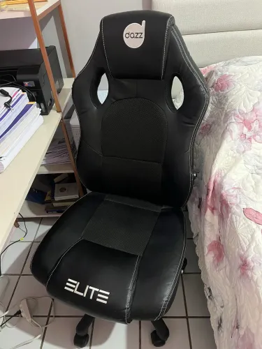 Cadeira game semi nova