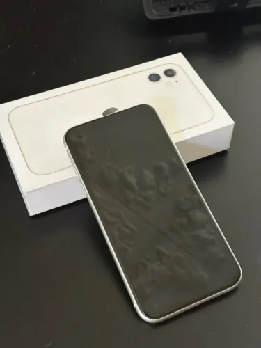 Iphone 11 branco 64GB usado