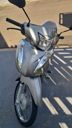 Honda Biz 110i 2023/2024 - Apenas 7.610 km - Estado de Zero!