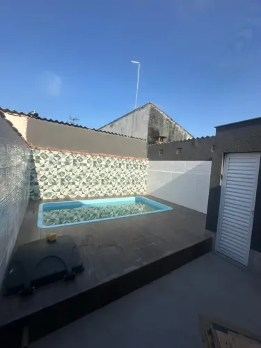 Casa a venda com piscina e mobiliada a 600 metros da Praia em Itanhaém!!!!