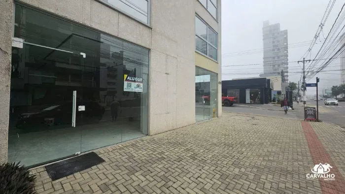 Excelente sala comercial de 60m² para locação na Av. Nereu Ramos em Balneário Piçarras