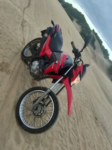 Vende-se moto Bros