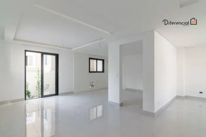 Casa triplex com 3 dormitórios à venda, 228 m² por R$ 1.230.000 - Pinheirinho - Curitiba/P
