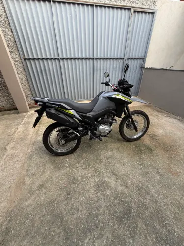 Vende-se Bros 160 ano 2025