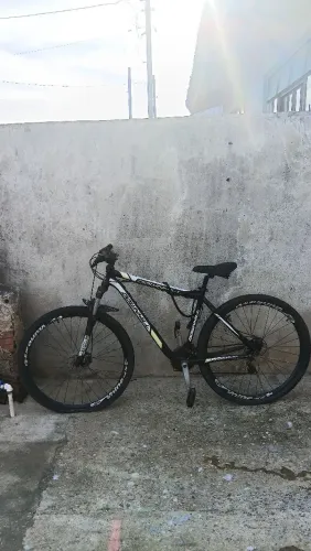 Bicicleta Mountain Bike Downhill Aro 29 - Freio a Disco e Suspensão Dianteira /troca desc