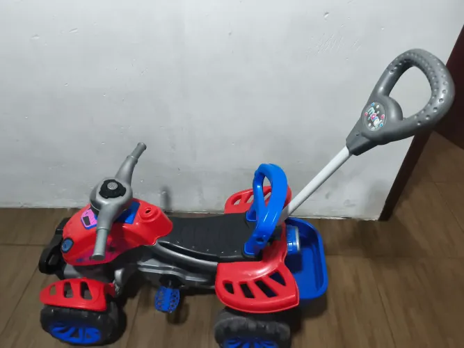 Quadriciclo infantil 