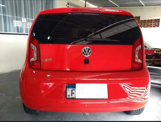 Volkswagen Up! Black/white/red 1.0 T. Flex 12V 5P 2014