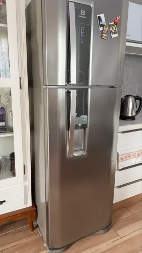 Geladeira inox Electrolux 