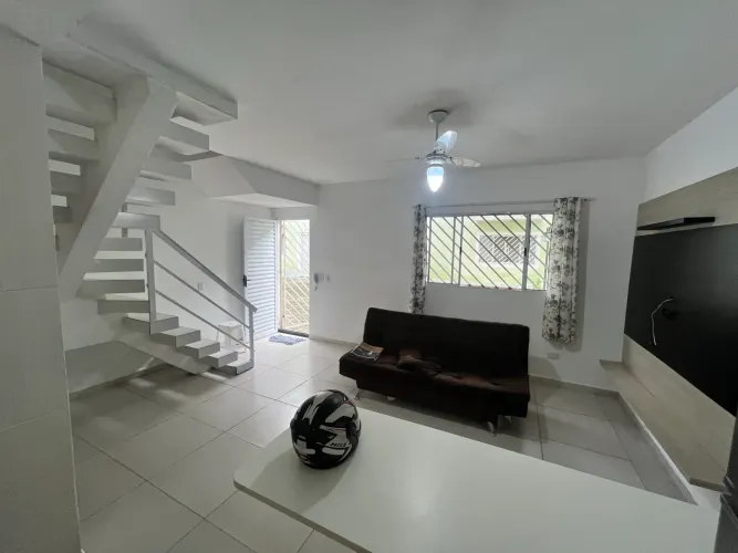 Casa para alugar em condomínio