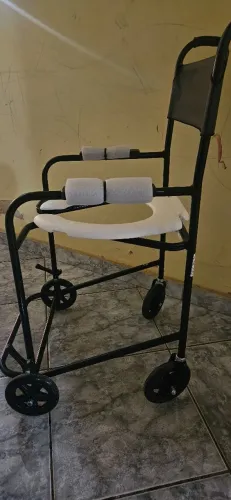 Cadeira de Banho (nunca foi usada )