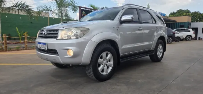 Toyota Hilux SW4 SRV D4-d 4X4 3.0 TDI Dies. AUT 2010