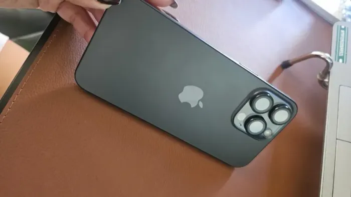 iPhone 15 Pro Max 256GB | Excelente Estado | 80% Bateria