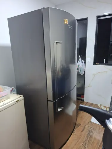 Geladeira brastemp fros free, não funciona, somente pra aproveitar peças..
