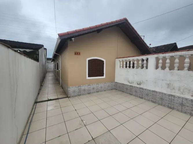 Casa para Venda em Mongaguá, Santa Eugênia, 2 dormitórios, 1 banheiro, 2 vagas