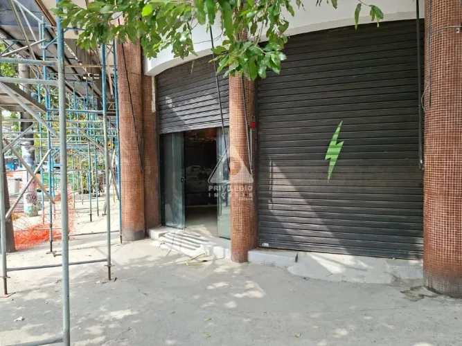 Invista no Coração do Leblon: 2 Lojas Unificadas com Localização Privilegiada