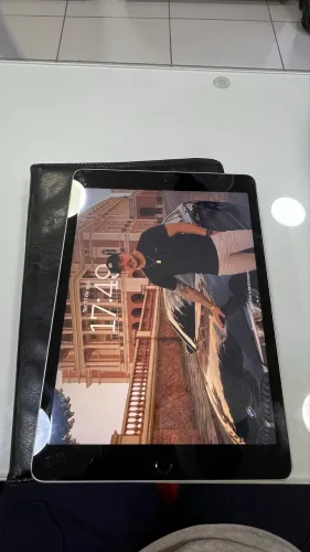 Vendo iPad 128gb em ótimo estado de conservação