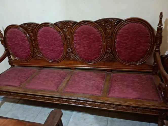 Conjunto de sofás antigos bico de ganso.pecas sem avaria